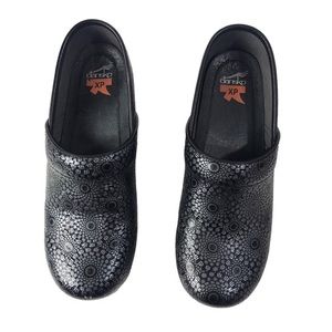 DANSKO Pro XP Embossed Black Leather Medallion Pattern Size 39